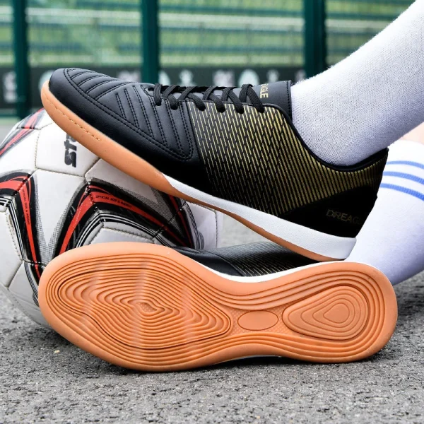 Indoor Soccer Cleats Men Professional Futsal Shoes Anti Skid Mens Football Boots Original Hard Court Chuteira Society Futebol